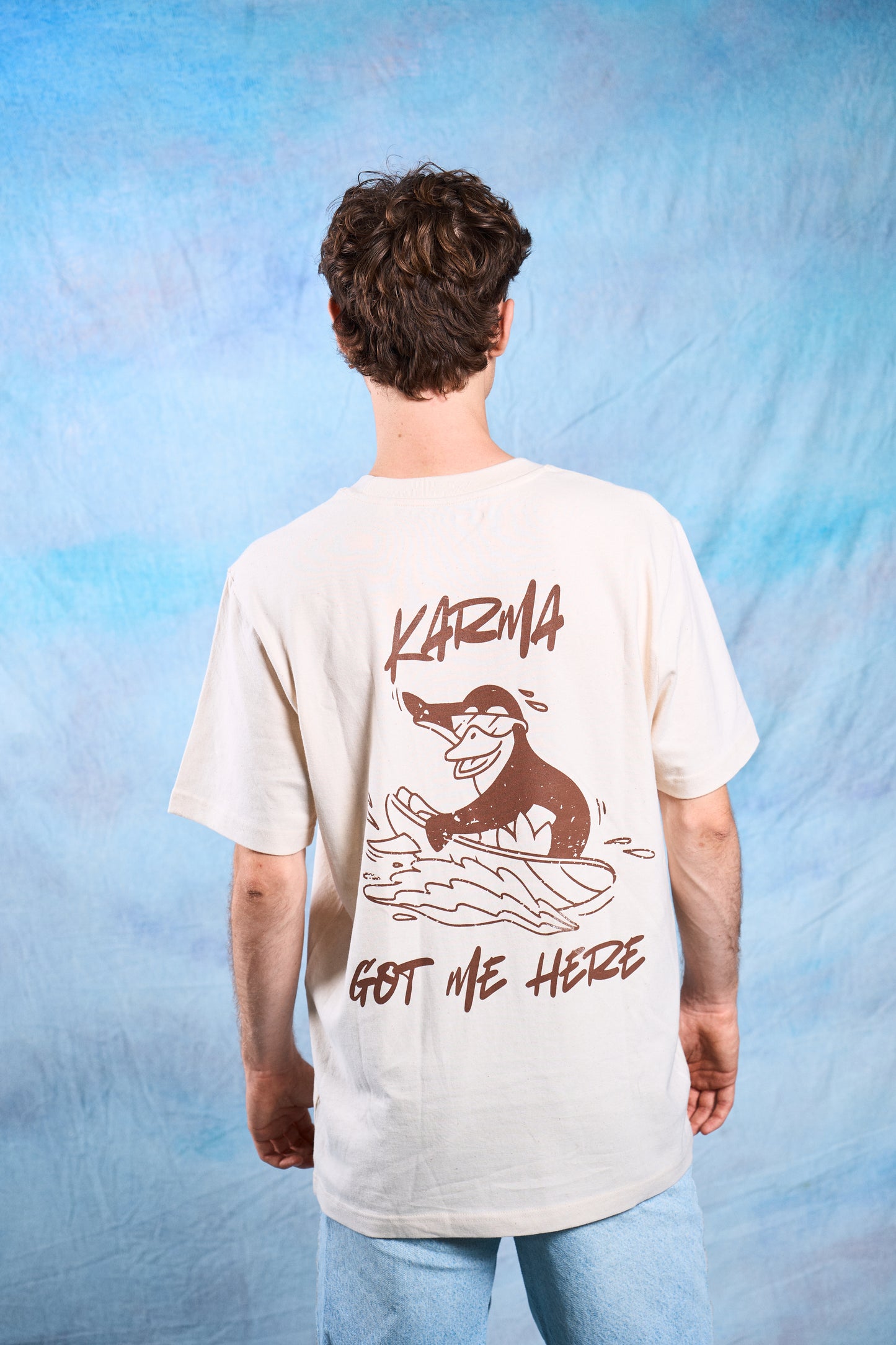 camiseta oversize streetwear unisex 215 GSM detalle diseño The Penguin Crew